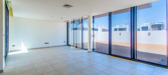 5 bedrooms Villa in Yas Island, UAE No. 6495 5