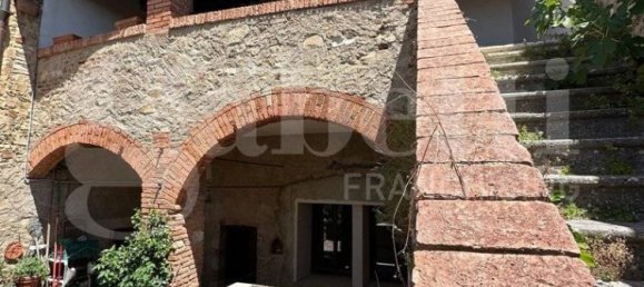2 bedrooms Apartment in Siena, Italy No. 301014 2