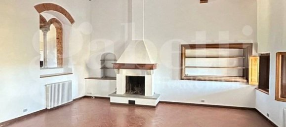2 bedrooms Apartment in Siena, Italy No. 301014 4