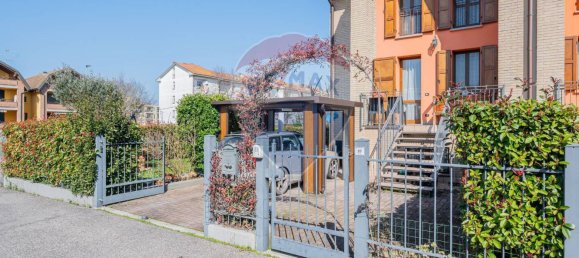 3 Schlafzimmer Haus in Poviglio, Italy, Nr. 282271 2