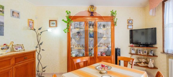 3 Schlafzimmer Haus in Poviglio, Italy, Nr. 282271 3