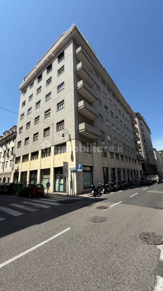 5 Schlafzimmer Wohnung in Trieste, Italy, Nr. 375394