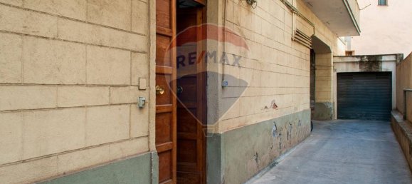 Apartamento de 2 dormitorios en Catania, Italy No. 327989 3