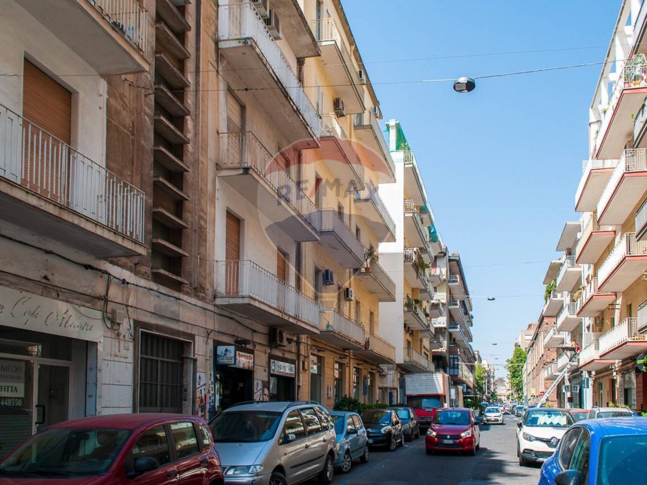 Apartamento de 2 dormitorios en Catania, Italy No. 327989