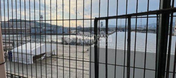 Apartamento de 2 dormitorios en Ciudad Vieja, Spain No. 154323 2