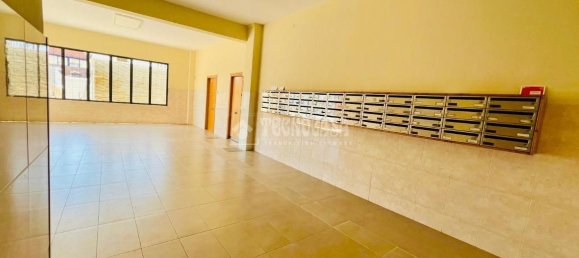 Apartamento de 2 dormitorios en Ciudad Vieja, Spain No. 154323 4