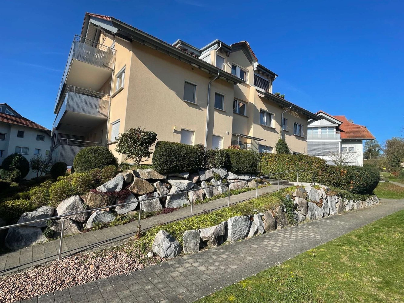 Apartamento de 4 dormitorios en Lorrach, Germany No. 73384