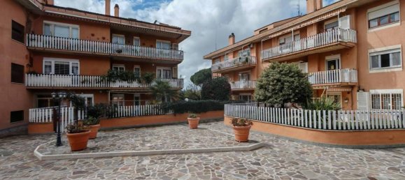 7-Zimmer Penthouse in Marino, Italy, Nr. 40989 2