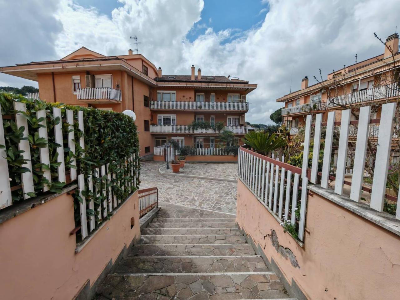 7-Zimmer Penthouse in Marino, Italy, Nr. 40989