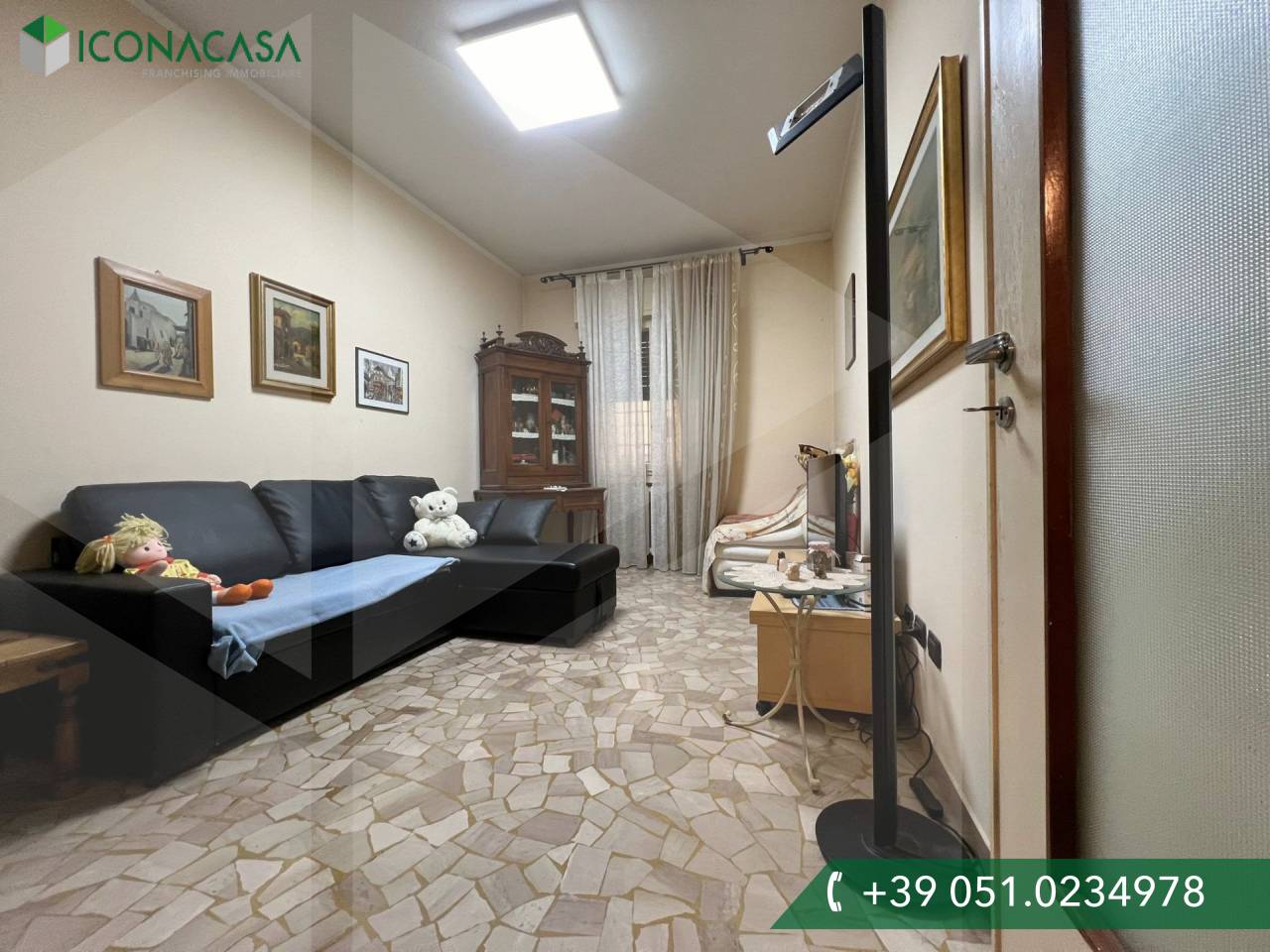 5 rooms Apartment in Bologna, Italy No. 21077