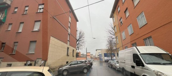 5 rooms Apartment in Bologna, Italy No. 21077 17