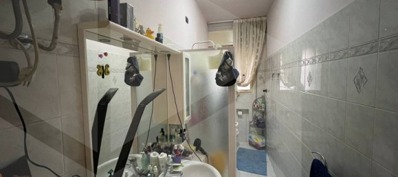 5 rooms Apartment in Bologna, Italy No. 21077 10