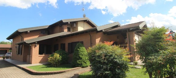 4 bedrooms Villa in Conzano, Italy No. 318631 11