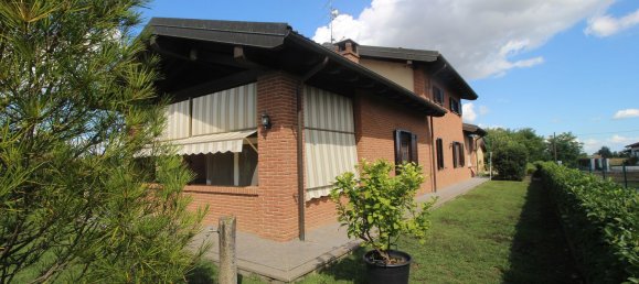 4 bedrooms Villa in Conzano, Italy No. 318631 10