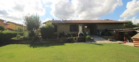 4 bedrooms Villa in Conzano, Italy No. 318631 5