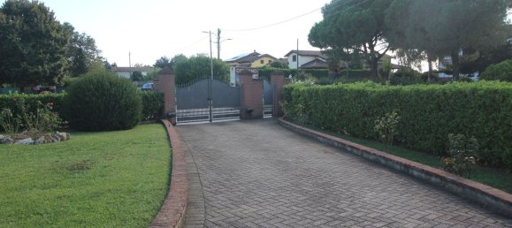 4 bedrooms Villa in Conzano, Italy No. 318631 20