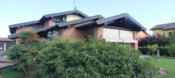 4 bedrooms Villa in Conzano, Italy No. 318631 21