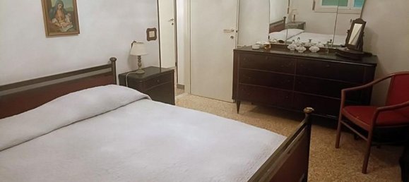 5 غرف نوم شقة في Carrara, Italy رقم 380326 12