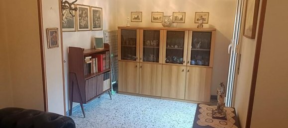 5 غرف نوم شقة في Carrara, Italy رقم 380326 7