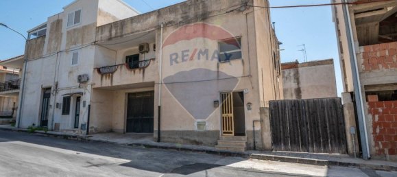 4 Schlafzimmer Haus in Noto, Italy, Nr. 295534 3