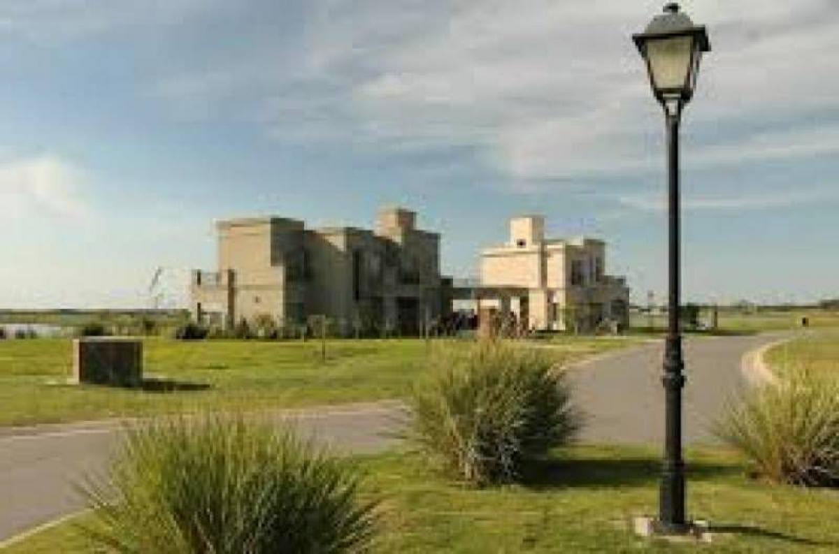  Land in Escobar, Argentina No. 122123