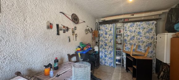  Garage in Carsoli, Italy No. 375099 8