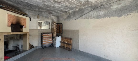  Garage in Carsoli, Italy No. 375099 6