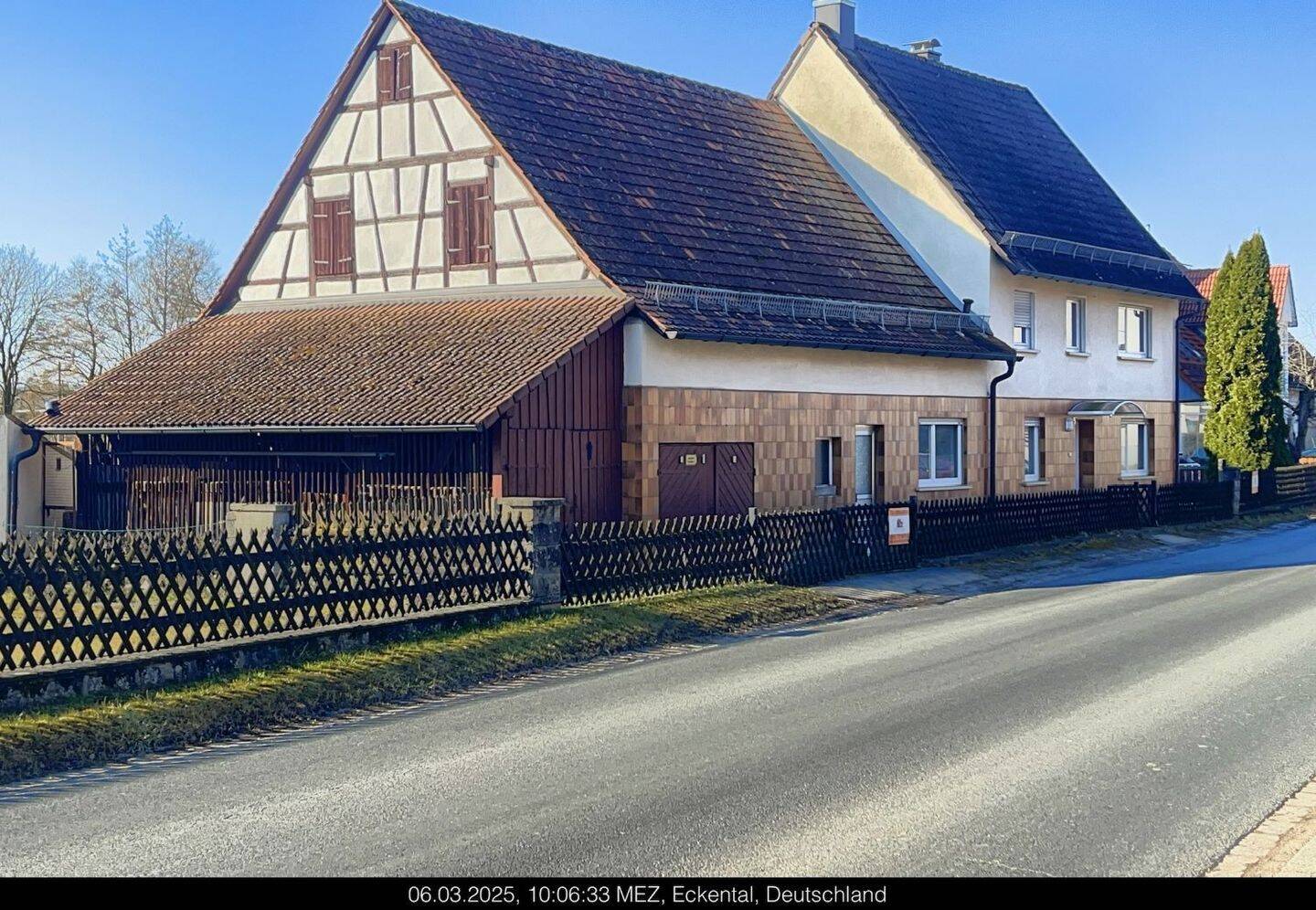 6 rooms House in Erlangen-Hochstadt, Germany No. 209549