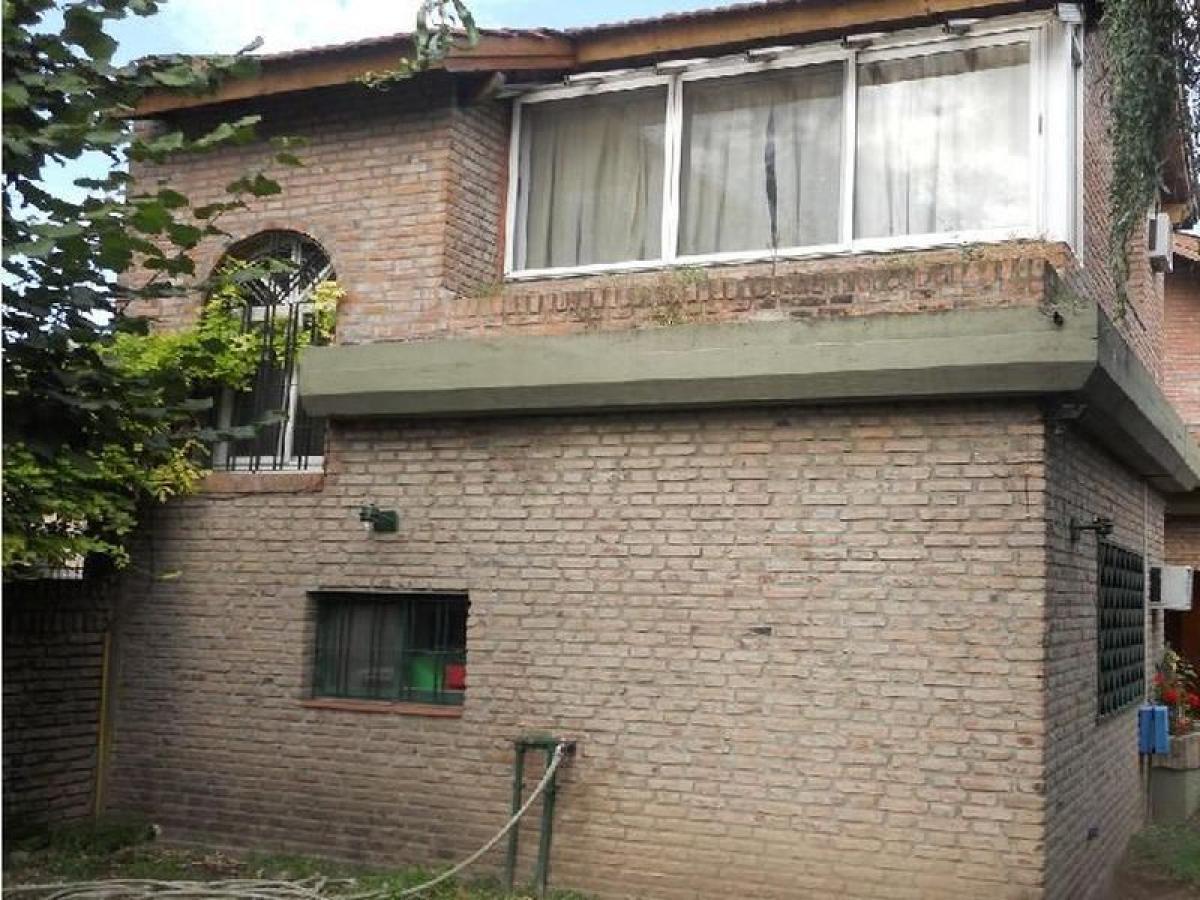 4 bedrooms House in San Miguel, Argentina No. 96170