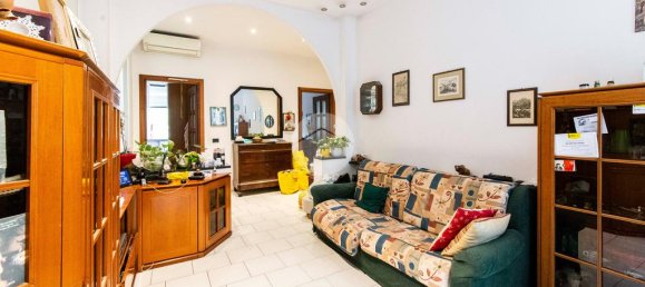 2 Schlafzimmer Wohnung in Milan, Italy, Nr. 329596 7