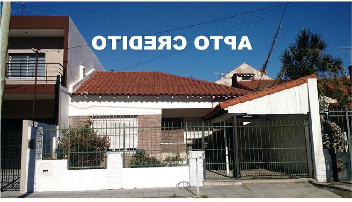 2 bedrooms House in Quilmes, Argentina No. 83029