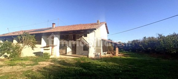 3 bedrooms House in Carrù, Italy No. 324057 6