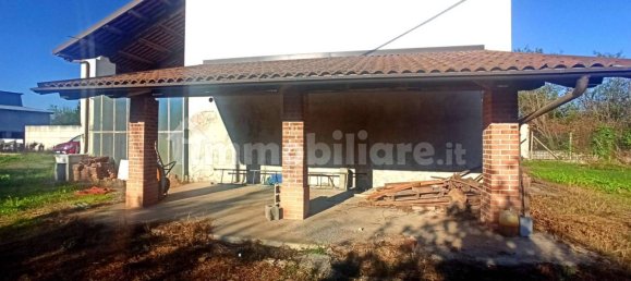 3 bedrooms House in Carrù, Italy No. 324057 2