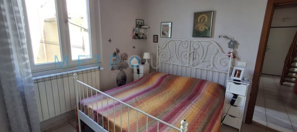 3 Schlafzimmer Wohnung in Livorno, Italy, Nr. 381760 8