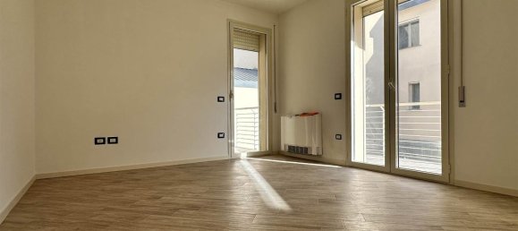 2 rooms Apartment in Roccastrada, Italy No. 39818 5
