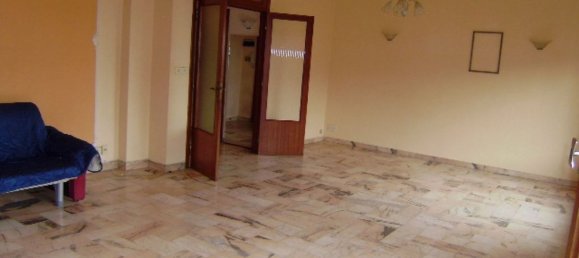 5 rooms Apartment in Foiano della Chiana, Italy No. 227730 2