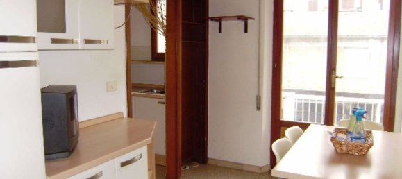 5 rooms Apartment in Foiano della Chiana, Italy No. 227730 3