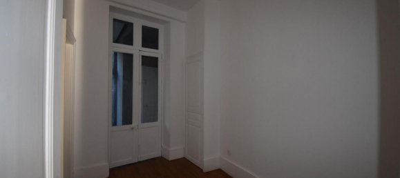 2 bedrooms Apartment in Nevers, France No. 339148 5
