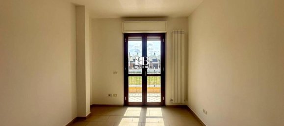 3 rooms Apartment in Rome, Italy No. 33164 9