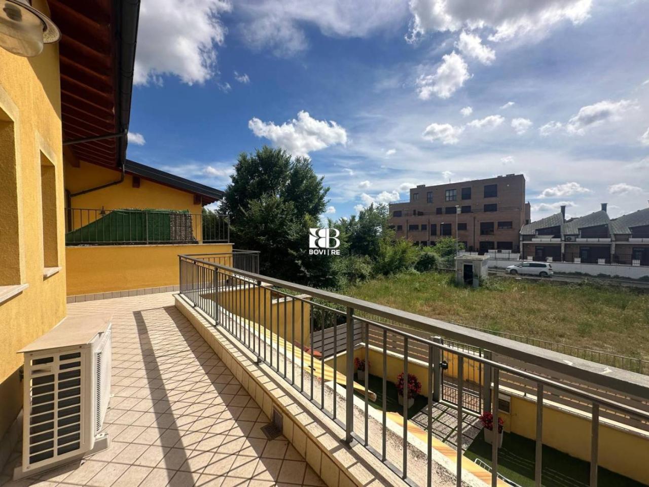 3 rooms Apartment in Rome, Italy No. 33164