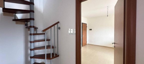 3 rooms Apartment in Rome, Italy No. 33164 11