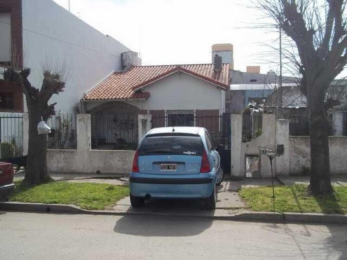3 bedrooms House in Mar del Plata, Argentina No. 91676