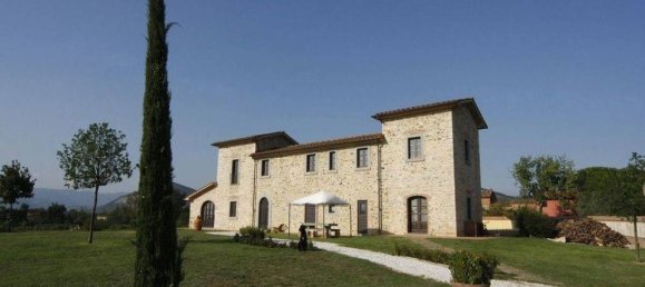 4 bedrooms Villa in Monsummano Terme, Italy No. 47001 3