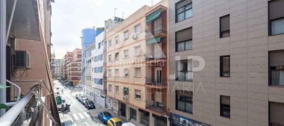 4 bedrooms Apartment in Granada, Spain No. 108816 26