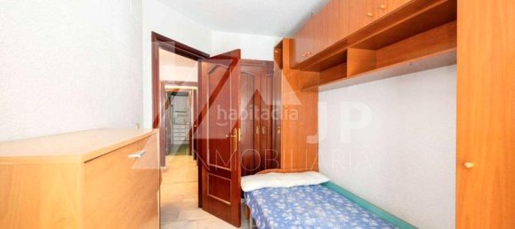 4 bedrooms Apartment in Granada, Spain No. 108816 13