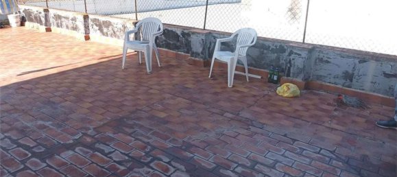 Apartamento de 4 dormitorios en Campi Bisenzio, Italy No. 335750 2