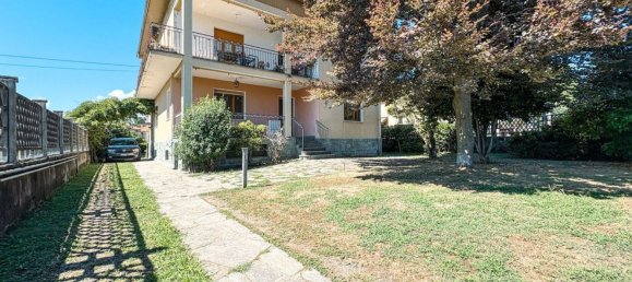 4 rooms Apartment in Gozzano, Italy No. 292321 2