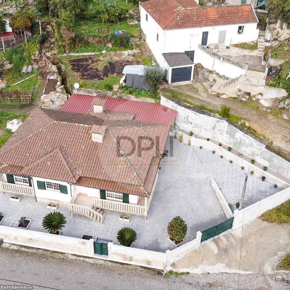 Дом с 3 спальнями в Гимарайнш, Португалия № 200022