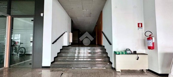 475m² Office in Udine, Italy No. 337799 4