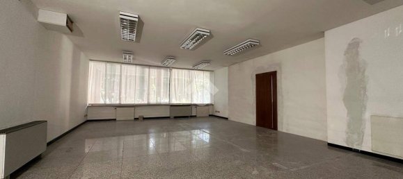 475m² Office in Udine, Italy No. 337799 10